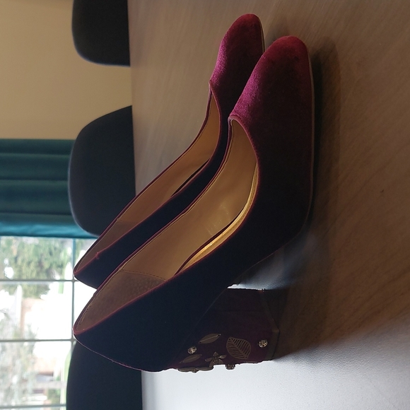 💃 Badgley Mischka Shoes - Picture 1 of 11